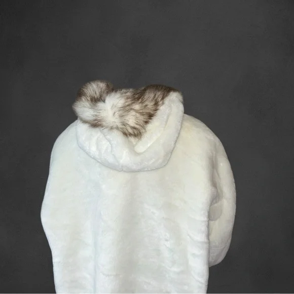 Coldwater CreekVintage-Style White Faux Fur Coat with Brown Accents Size XL - Picture 5 of 16
